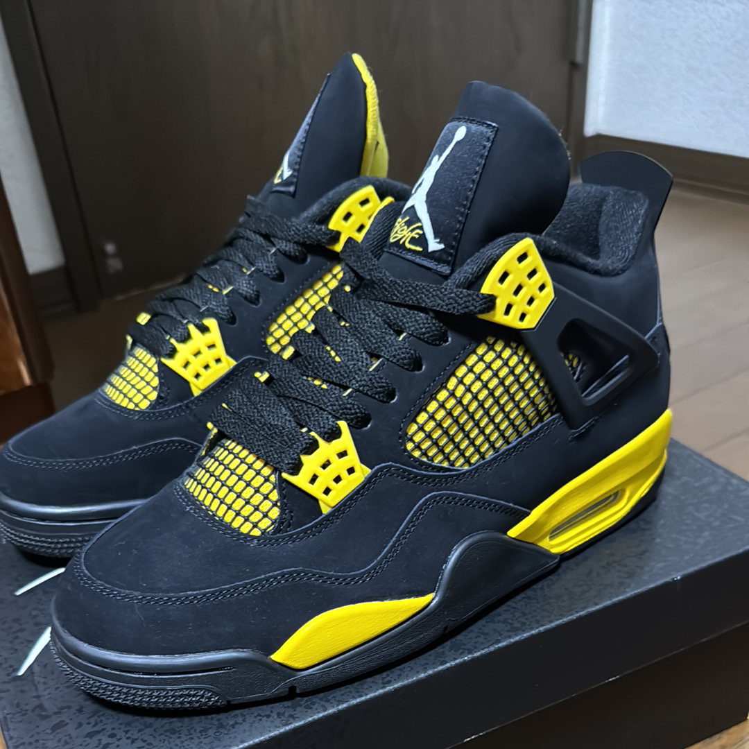Nike Air Jordan 4 Retro "Thunder"(2023)