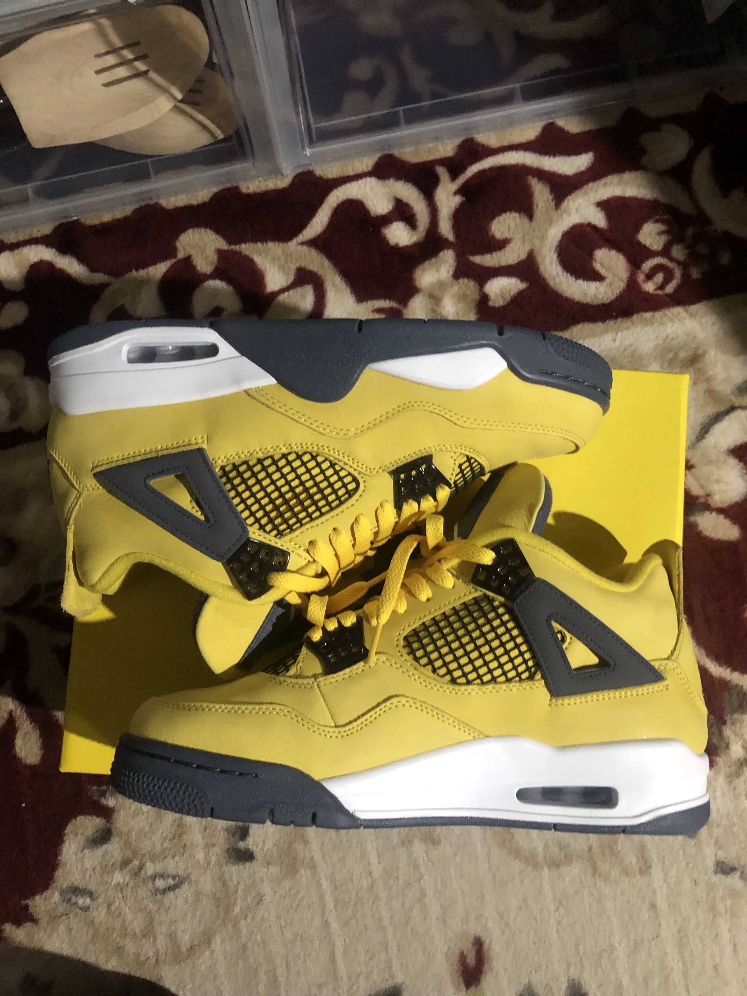 Nike Air Jordan 4 "Tour Yellow"