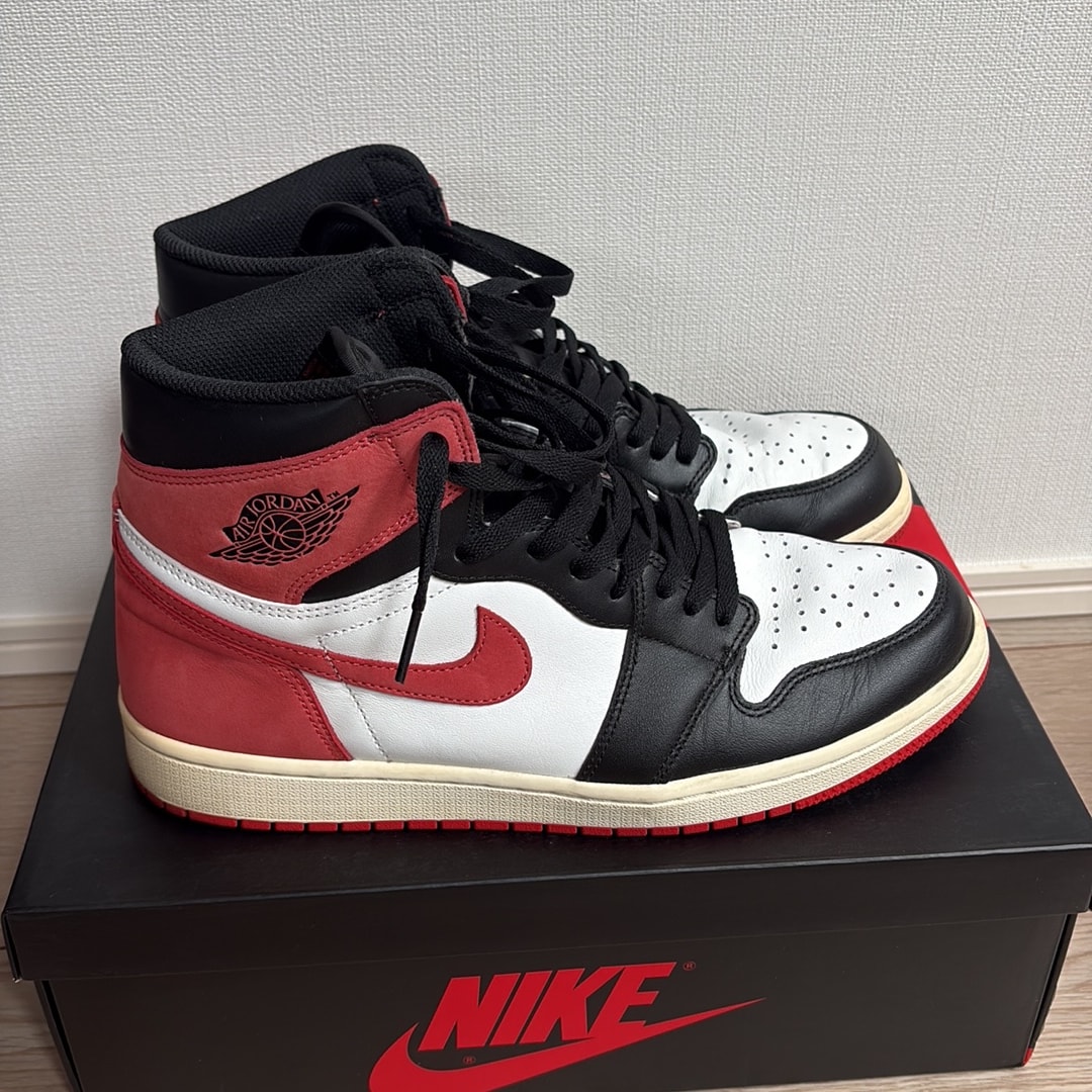 Nike Air Jordan 1 Retro High "Track Red"
