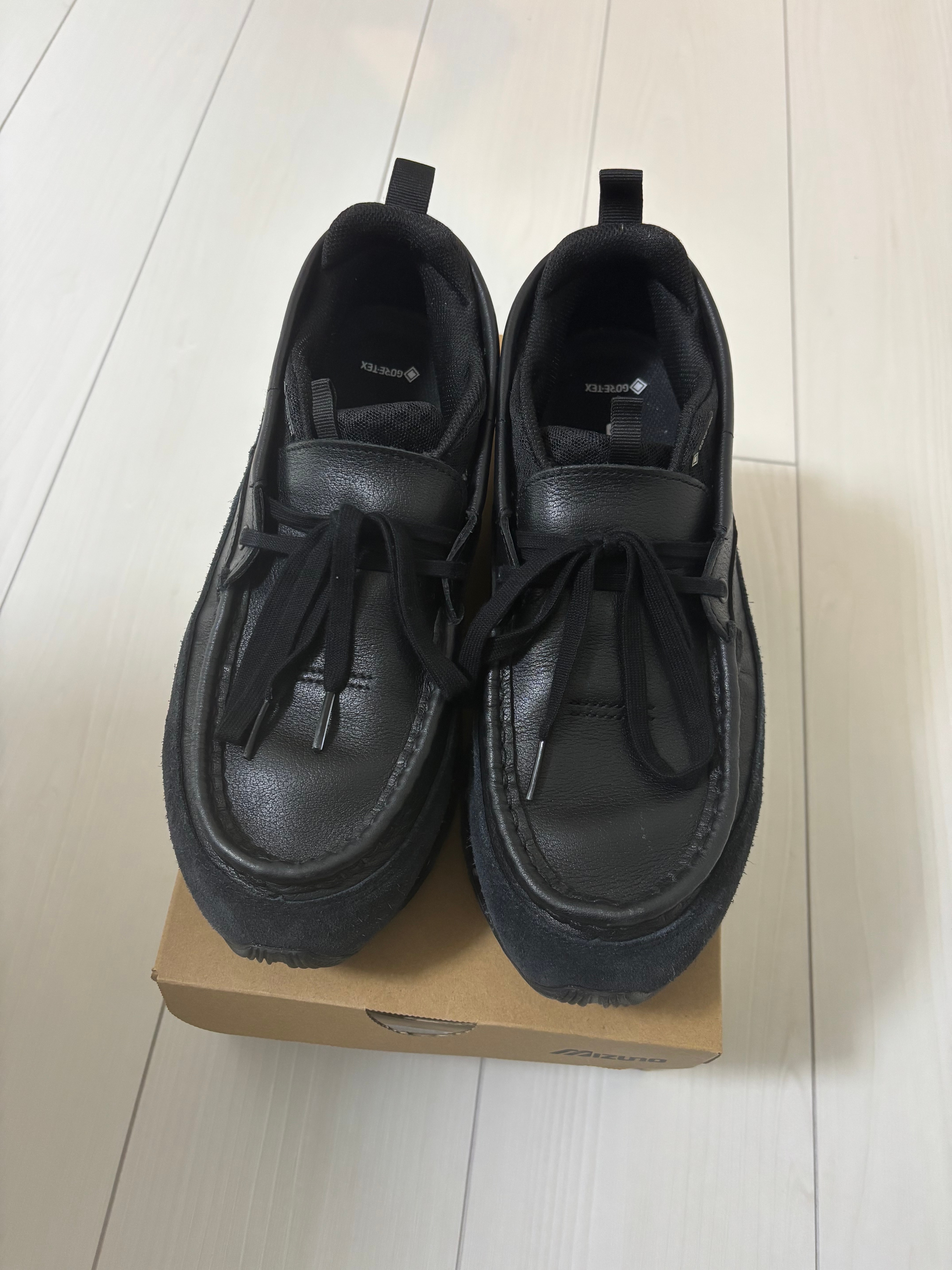 ミズノ ウェーブプロフェシー モック ゴアテックス "ブラック"