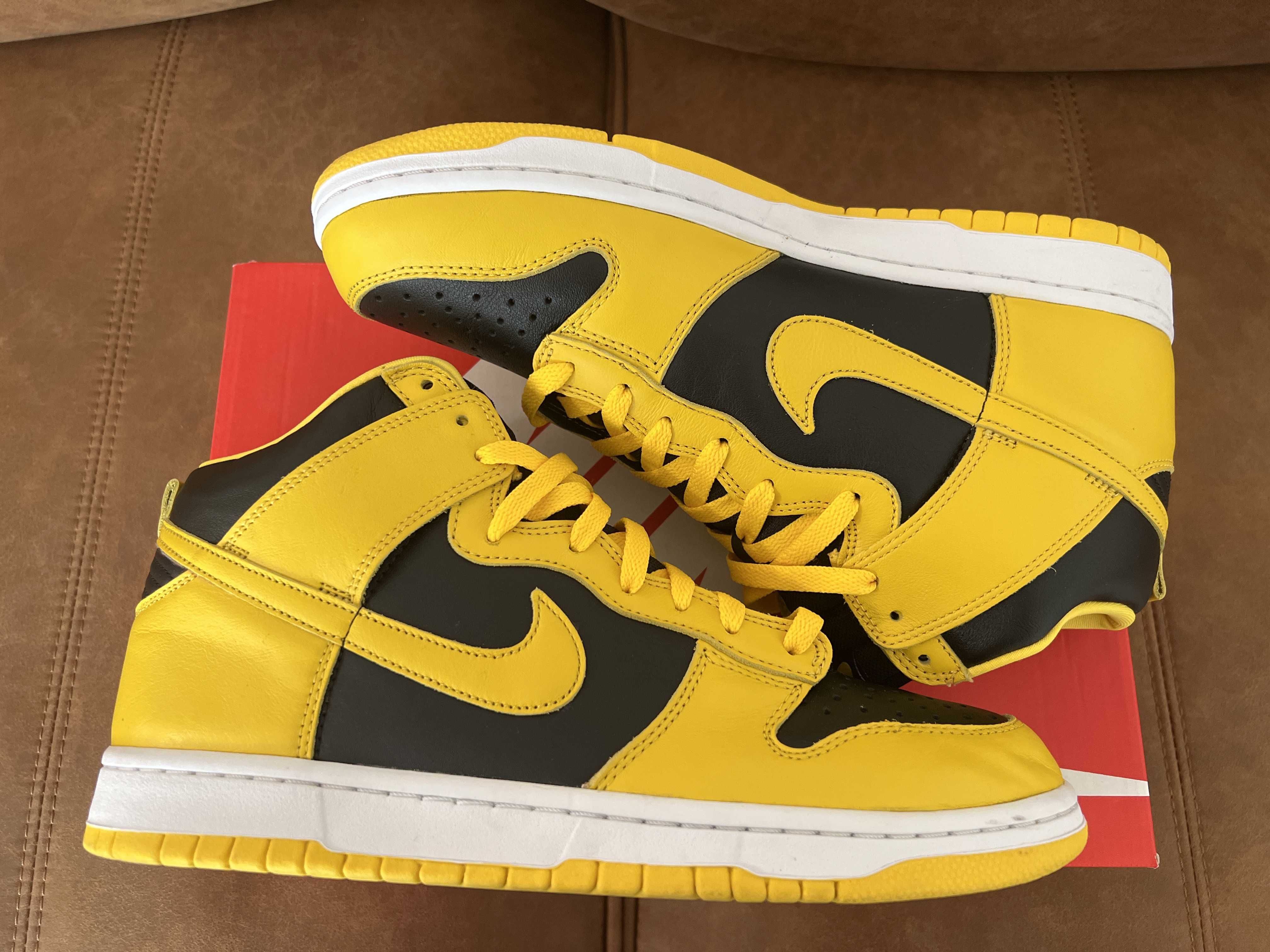 Nike Dunk High "Black/Varsity Maize"