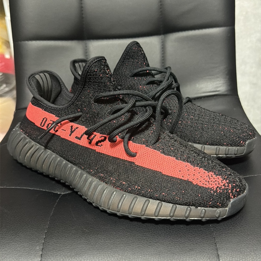 adidas YEEZY Boost 350 V2 "Core Black/Red"