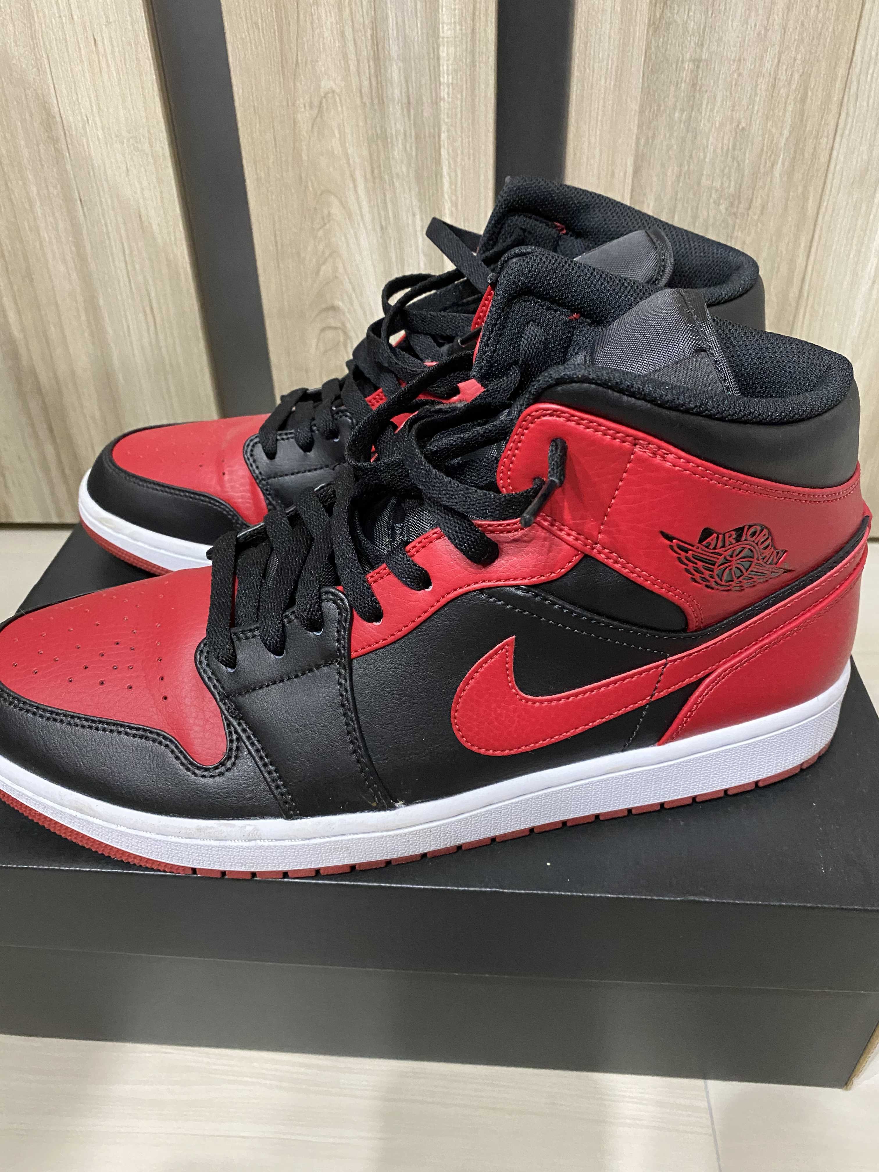 Nike Air Jordan 1 Mid "Bred"