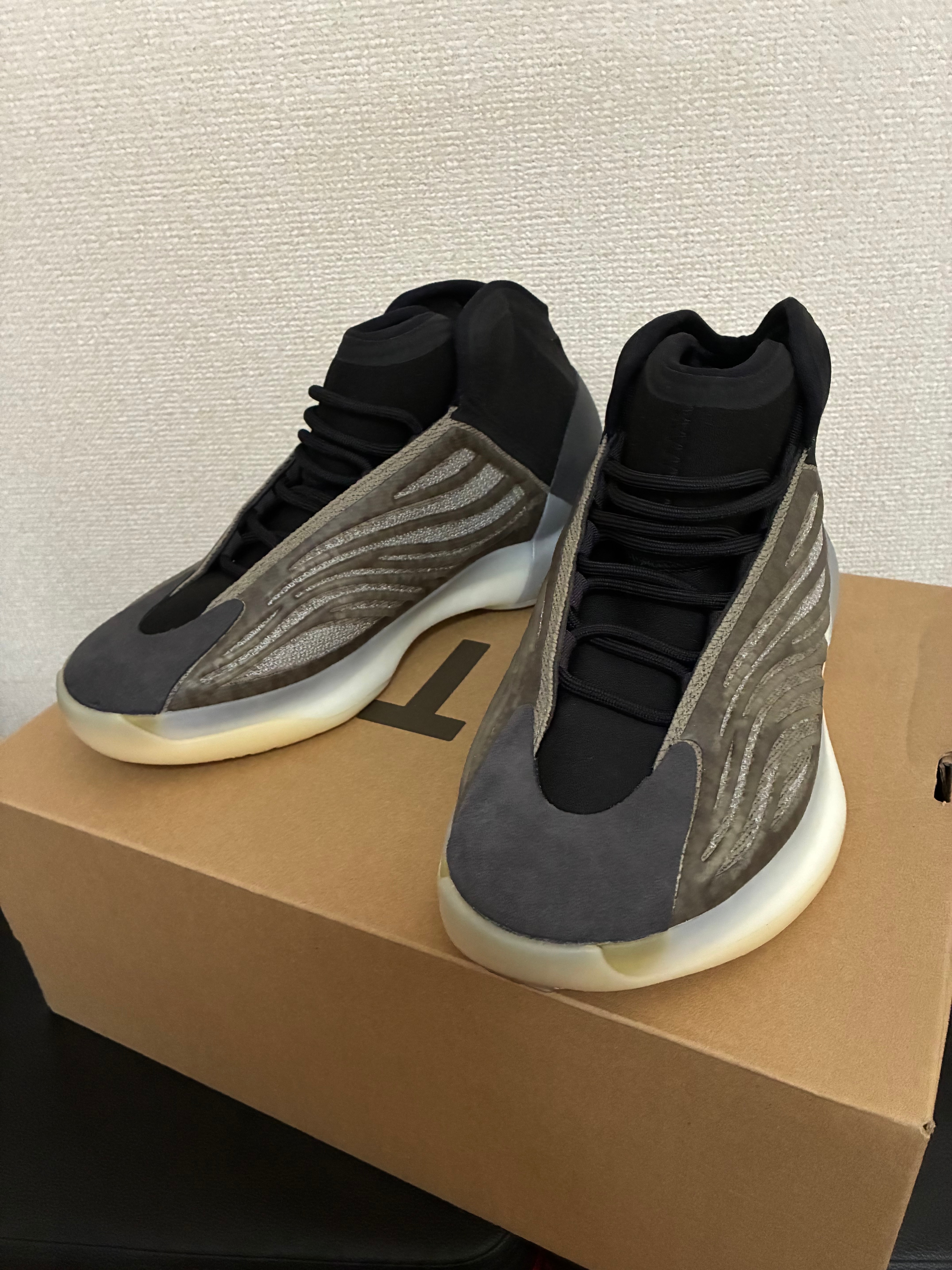 adidas YEEZY Quantum "Barium"