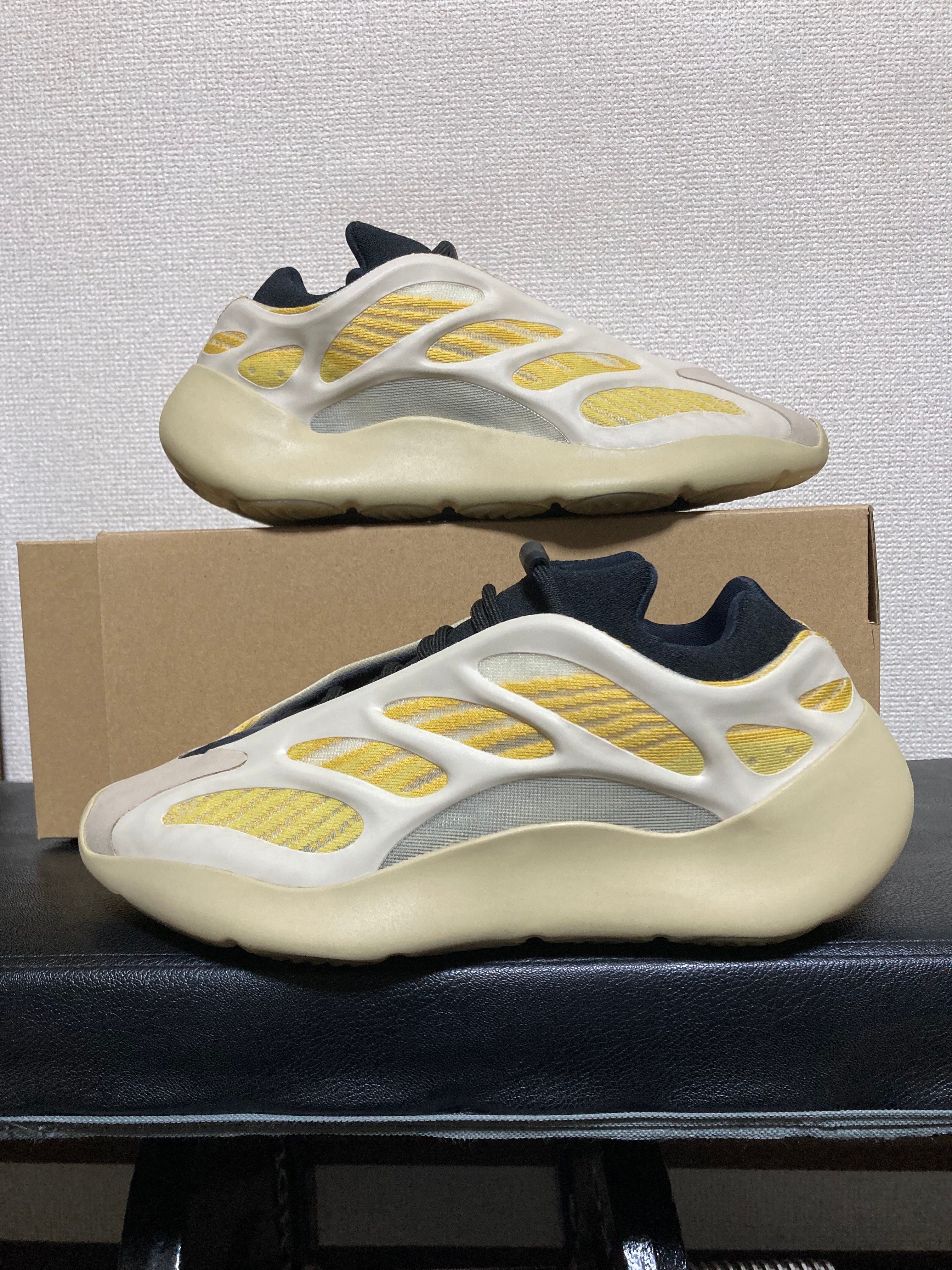 adidas YEEZY 700 V3 "Safflower"