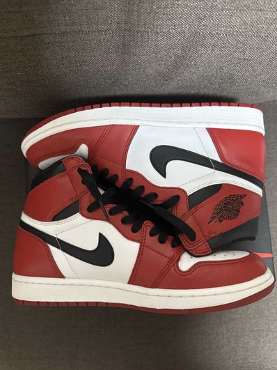 Nike Air Jordan 1 Retro High "Chicago" (2015)