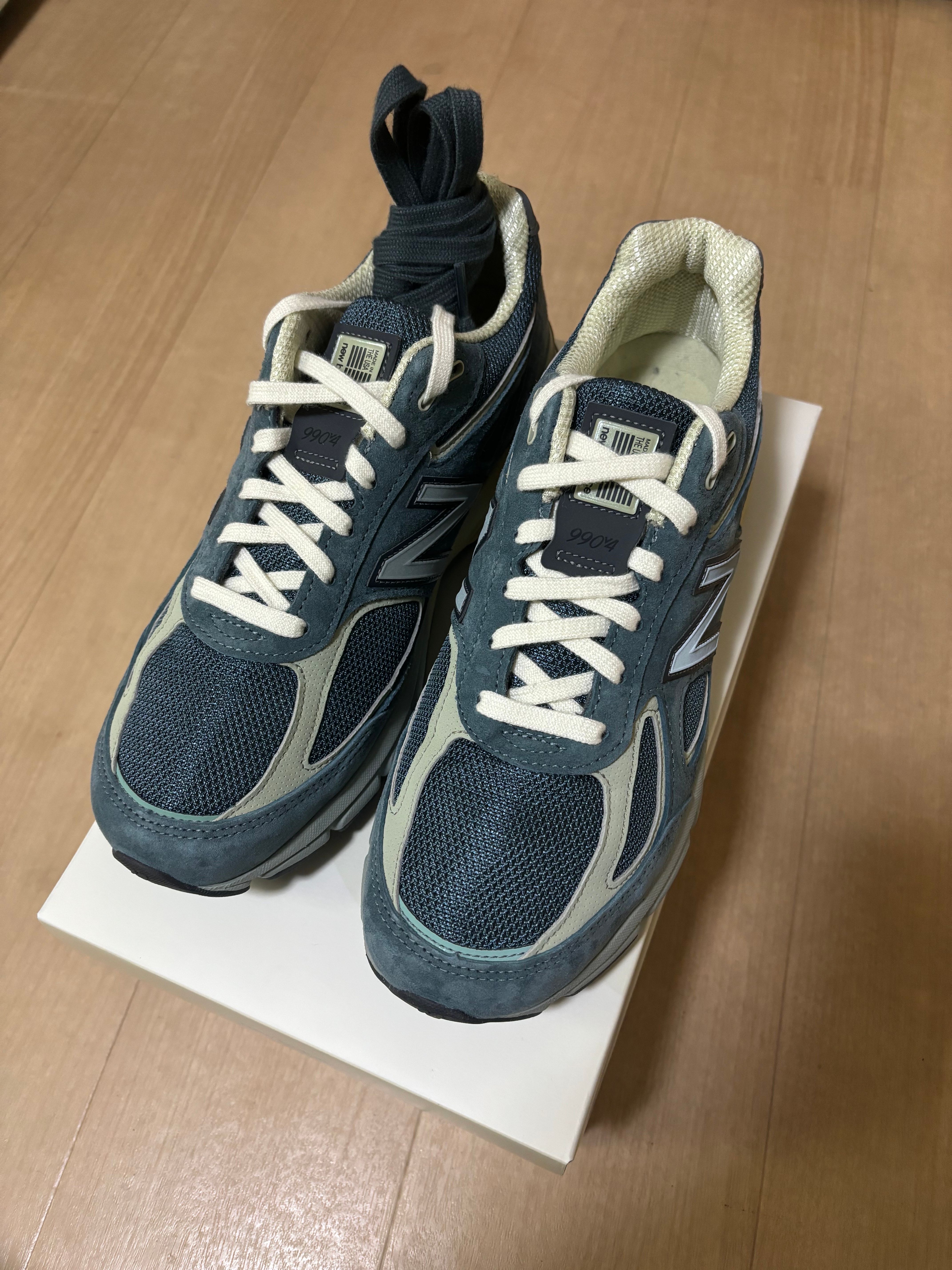AURALEE × New Balance 990V4 "Dusty Blue"