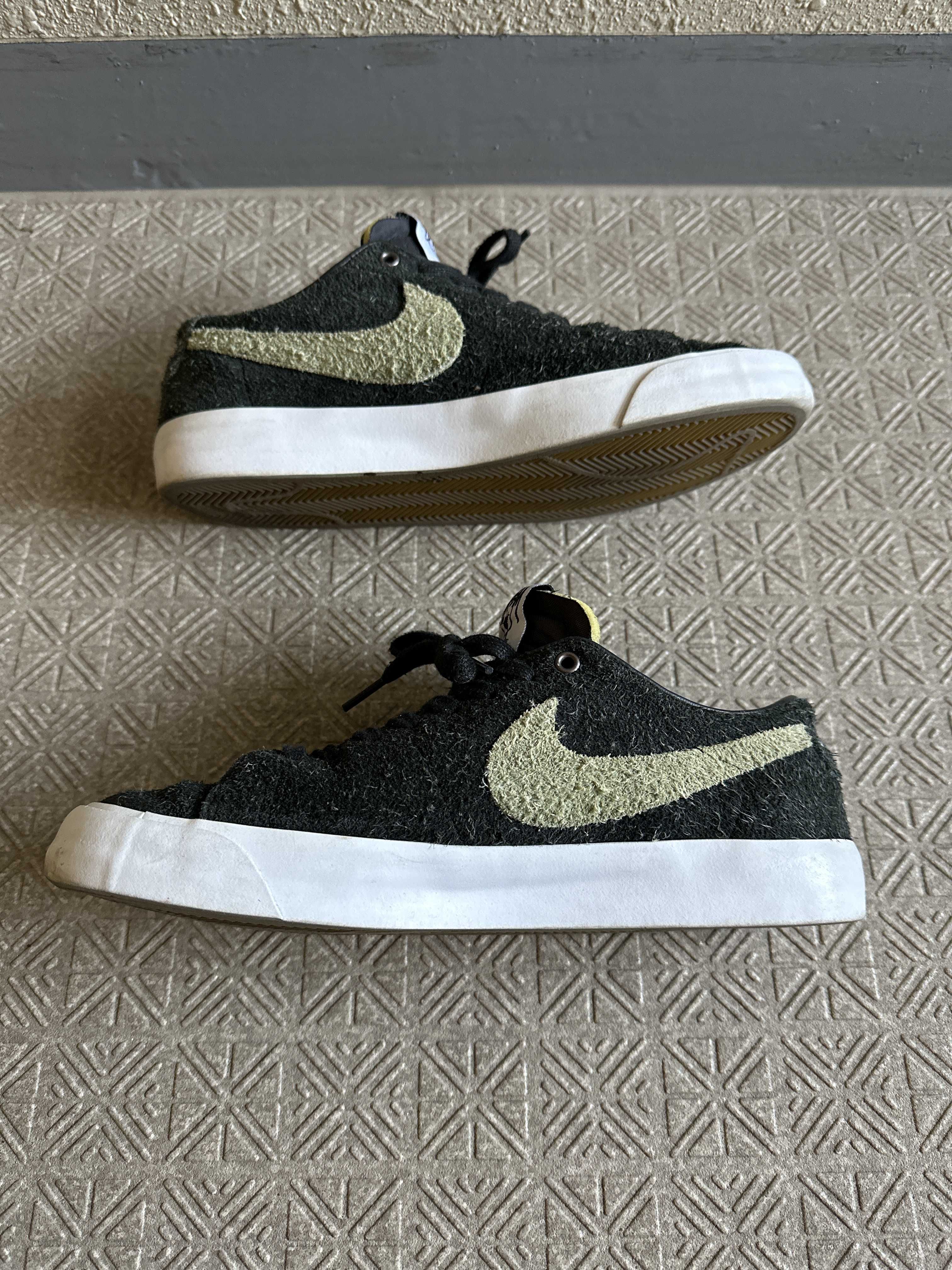 Stussy × Nike SB Blazer Low "Black/Palm Green"