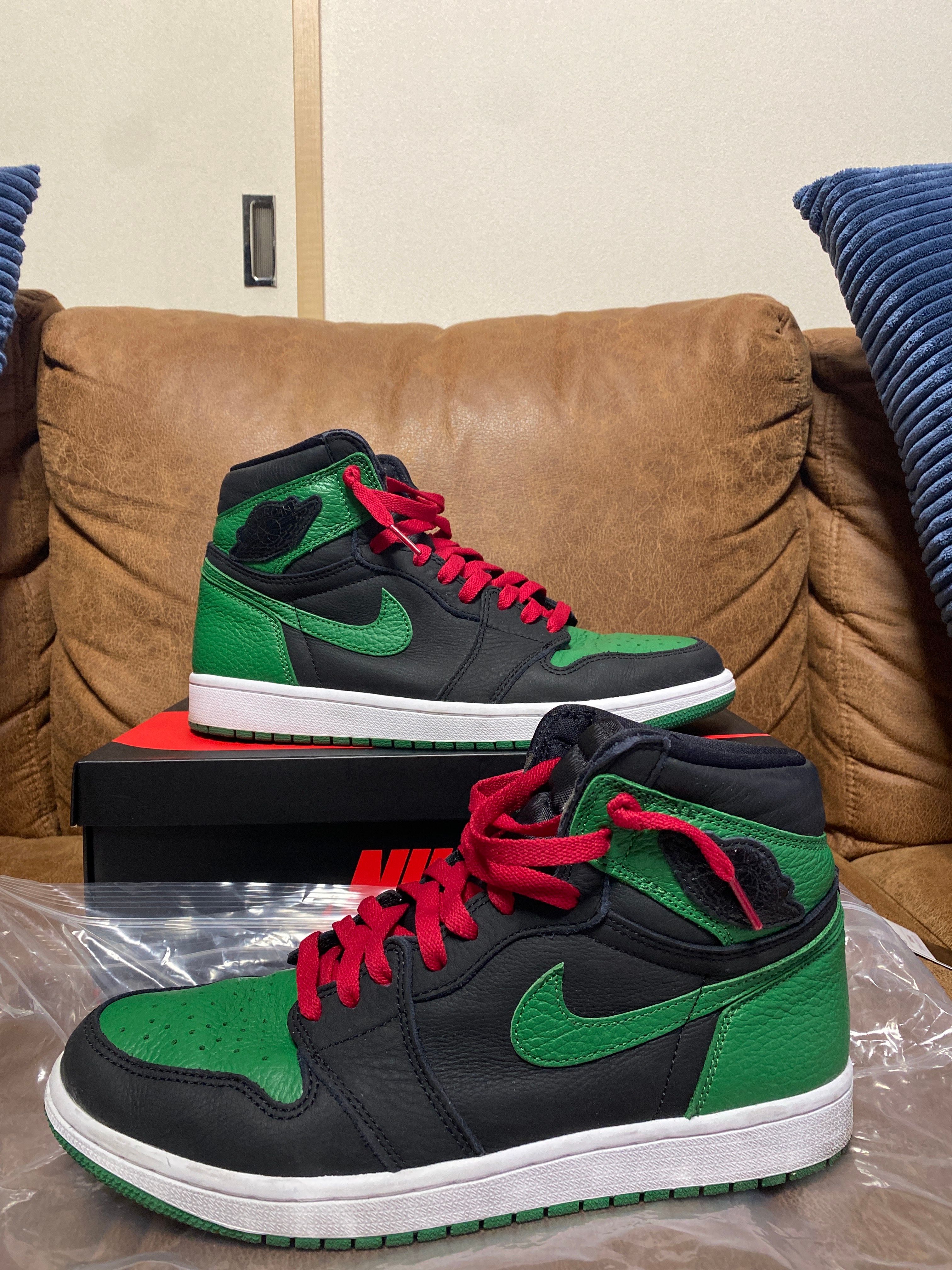 Nike Air Jordan 1 Retro High OG "Black/Pine Green" (2020)