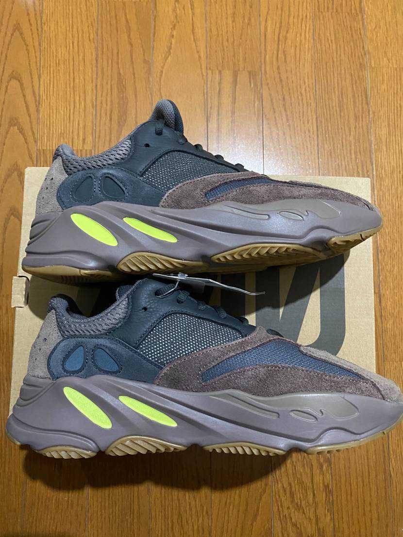 YEEZY BOOST 700 WAVE RUNNER DARK GREY