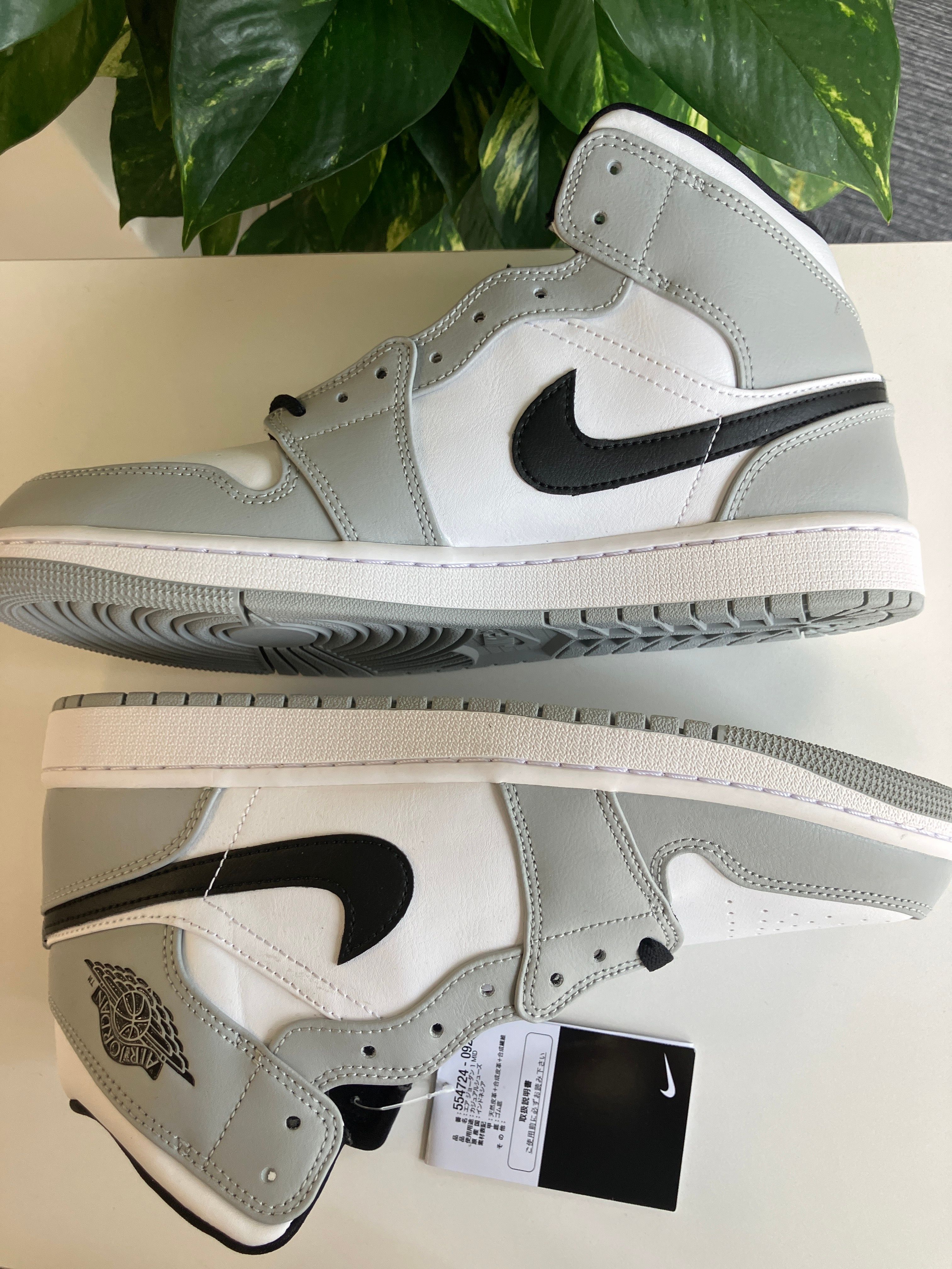Nike Air Jordan 1 Mid "Light Smoke Grey/White/Black"