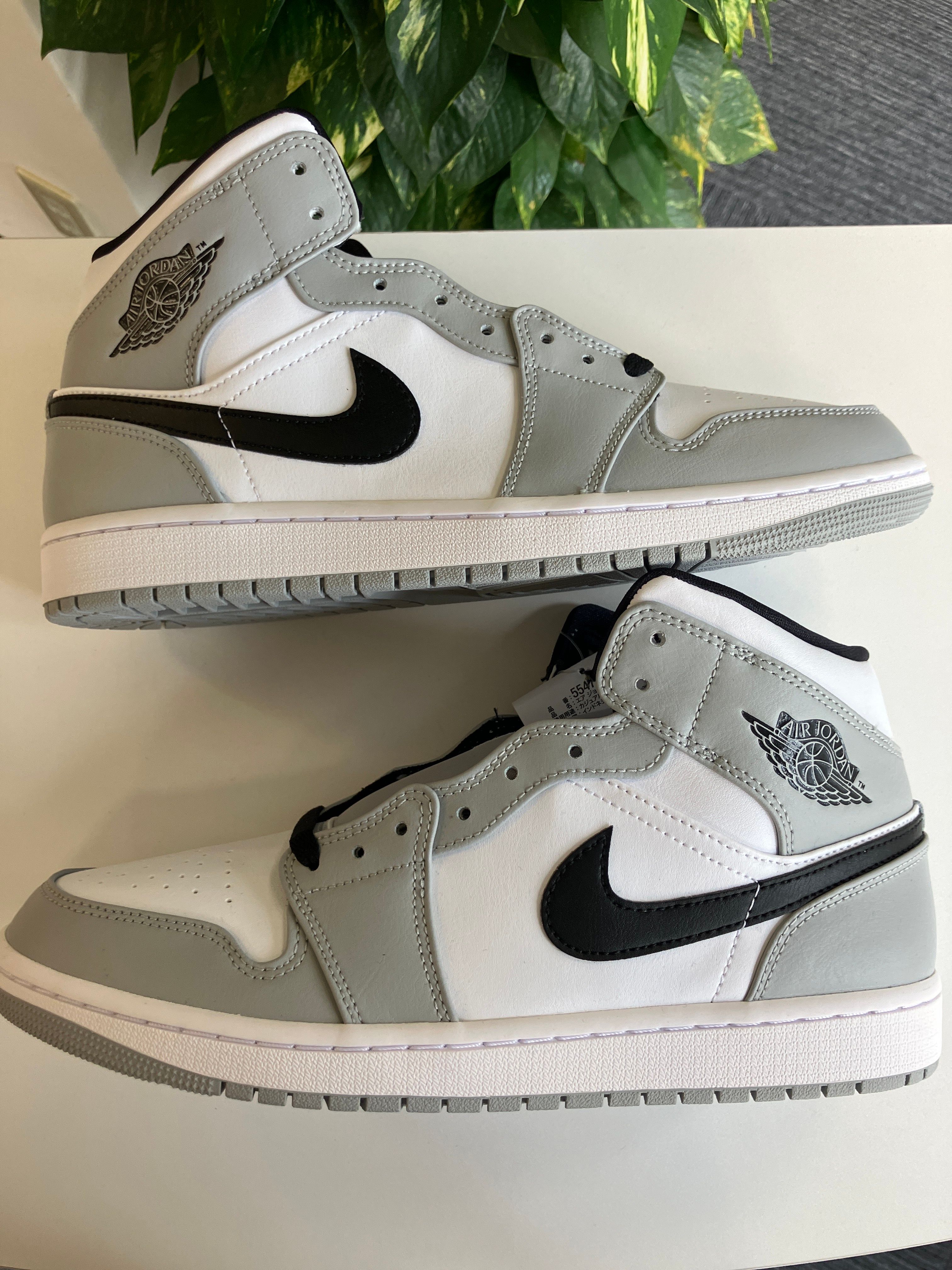 Nike Air Jordan 1 Mid "Light Smoke Grey/White/Black"
