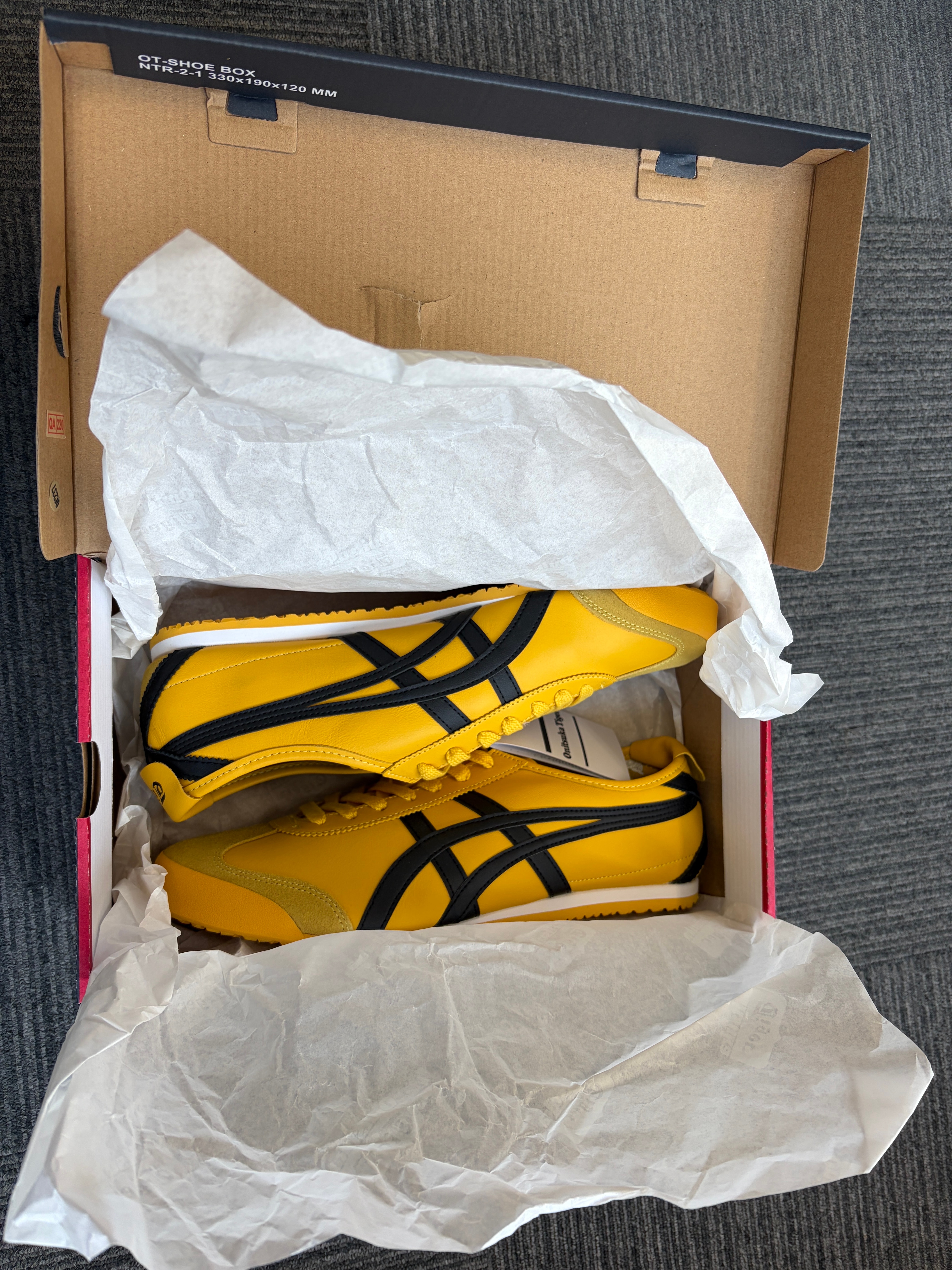 オニツカタイガー メキシコ66 "イエロー/ブラック"