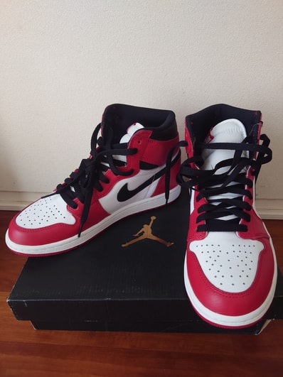 Nike Air Jordan 1 Retro High "Chicago" (2015)