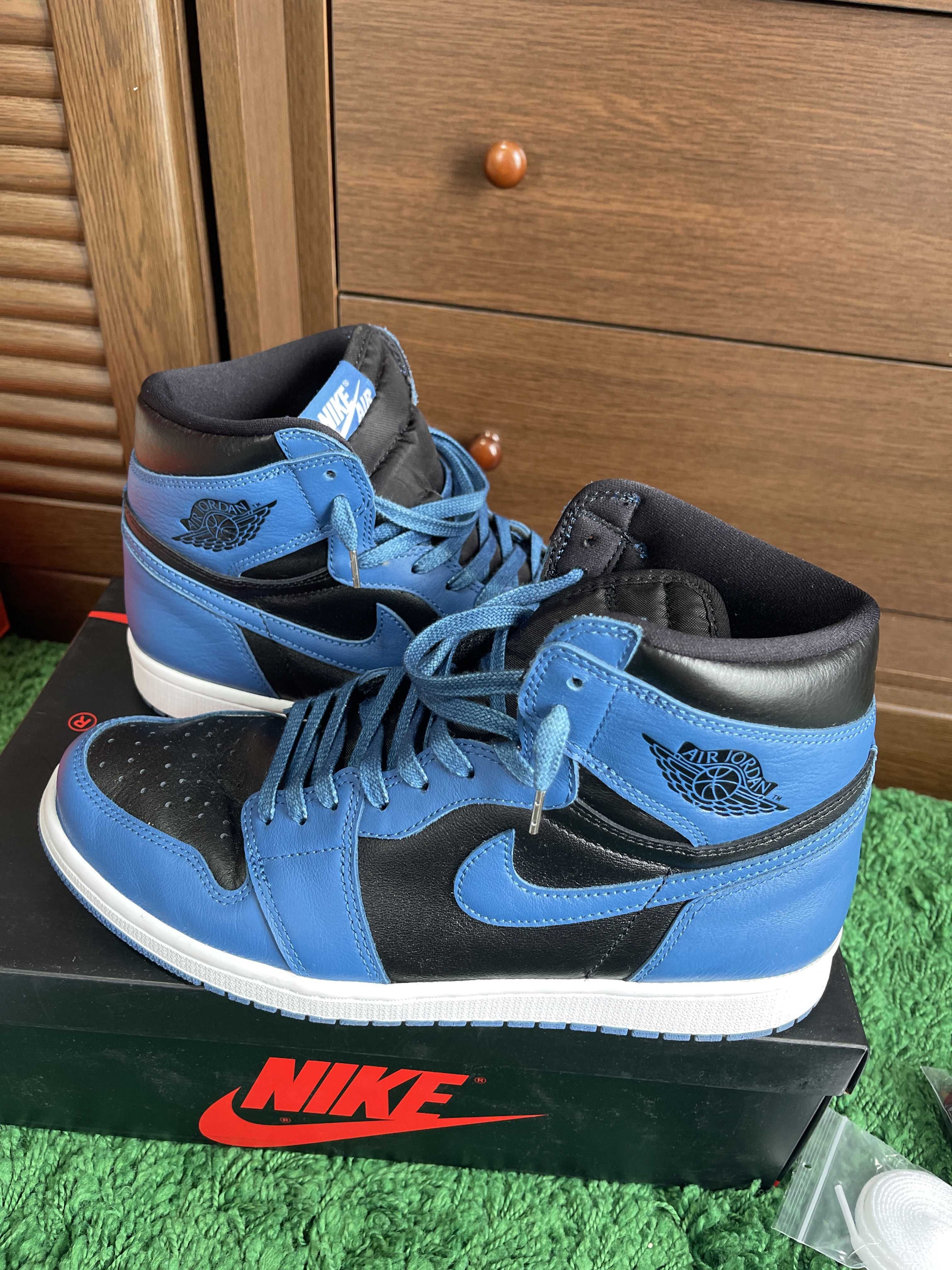 Nike Air Jordan 1 Retro High OG "Dark Marina Blue"