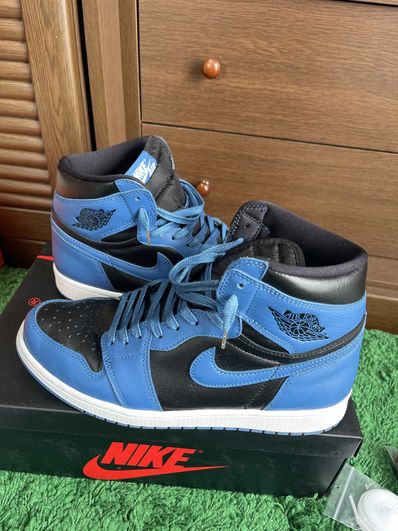 Nike Air Jordan 1 Retro High OG "Dark Marina Blue"