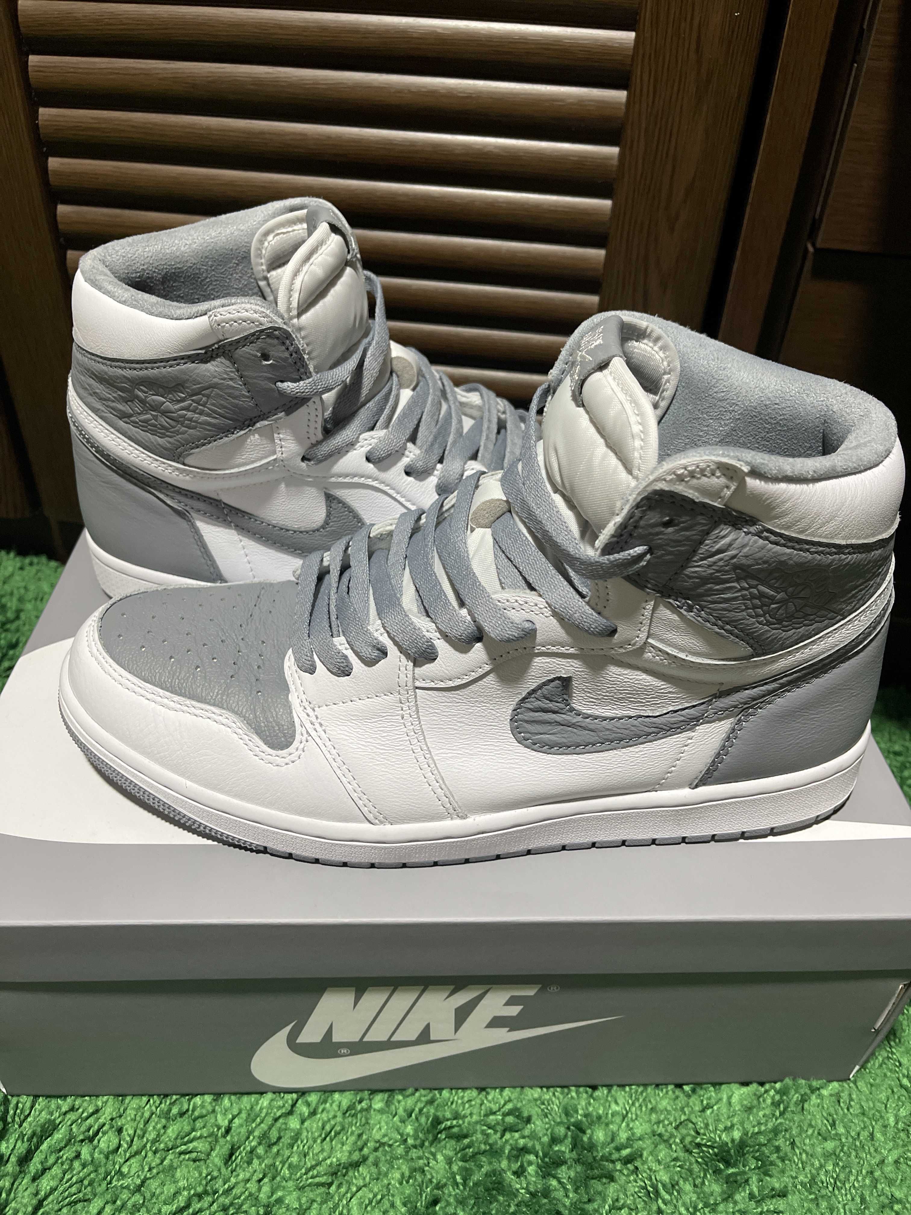 Nike Air Jordan 1 High OG "Stealth"