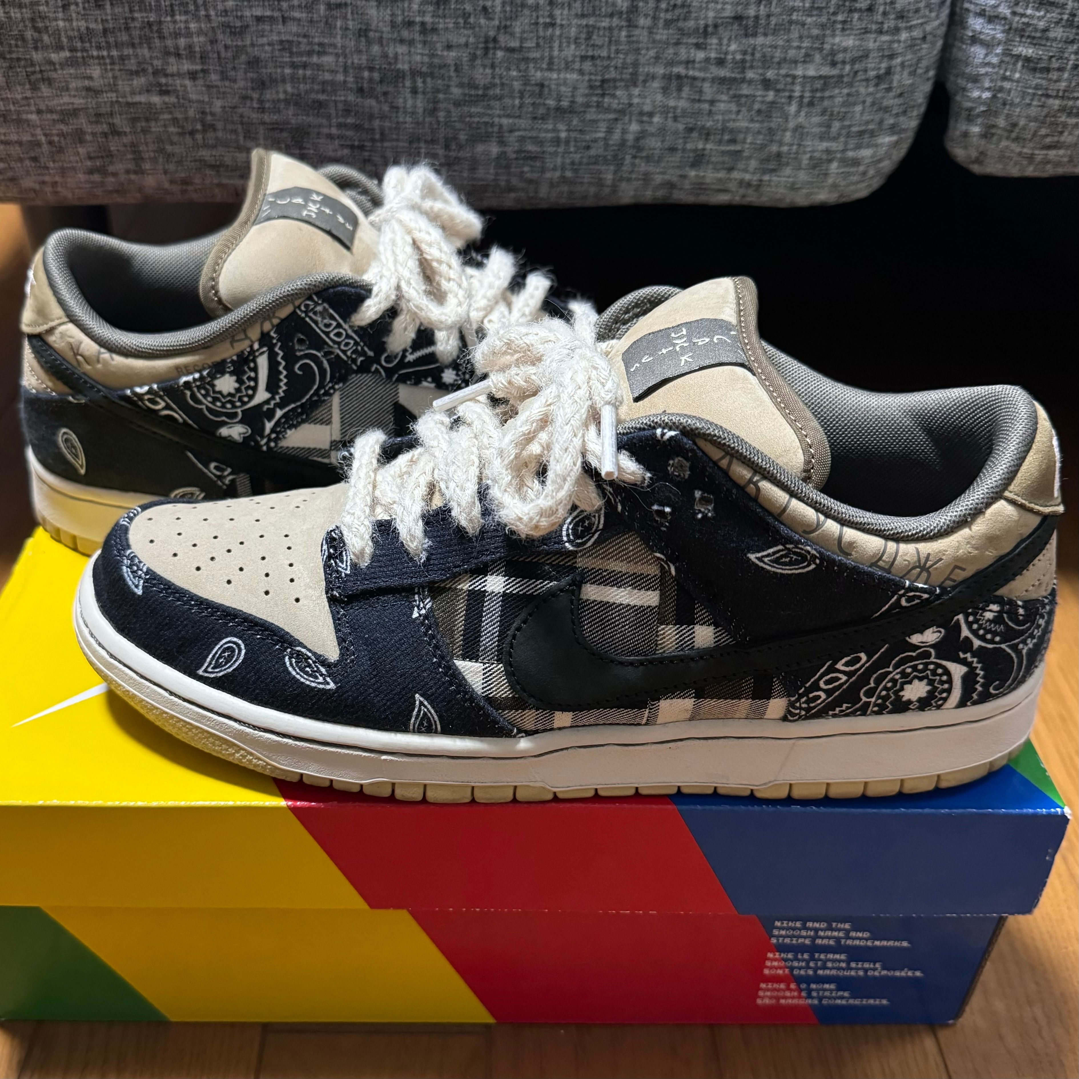 Travis Scott × Nike SB Dunk Low "Black/Parachute Beige"