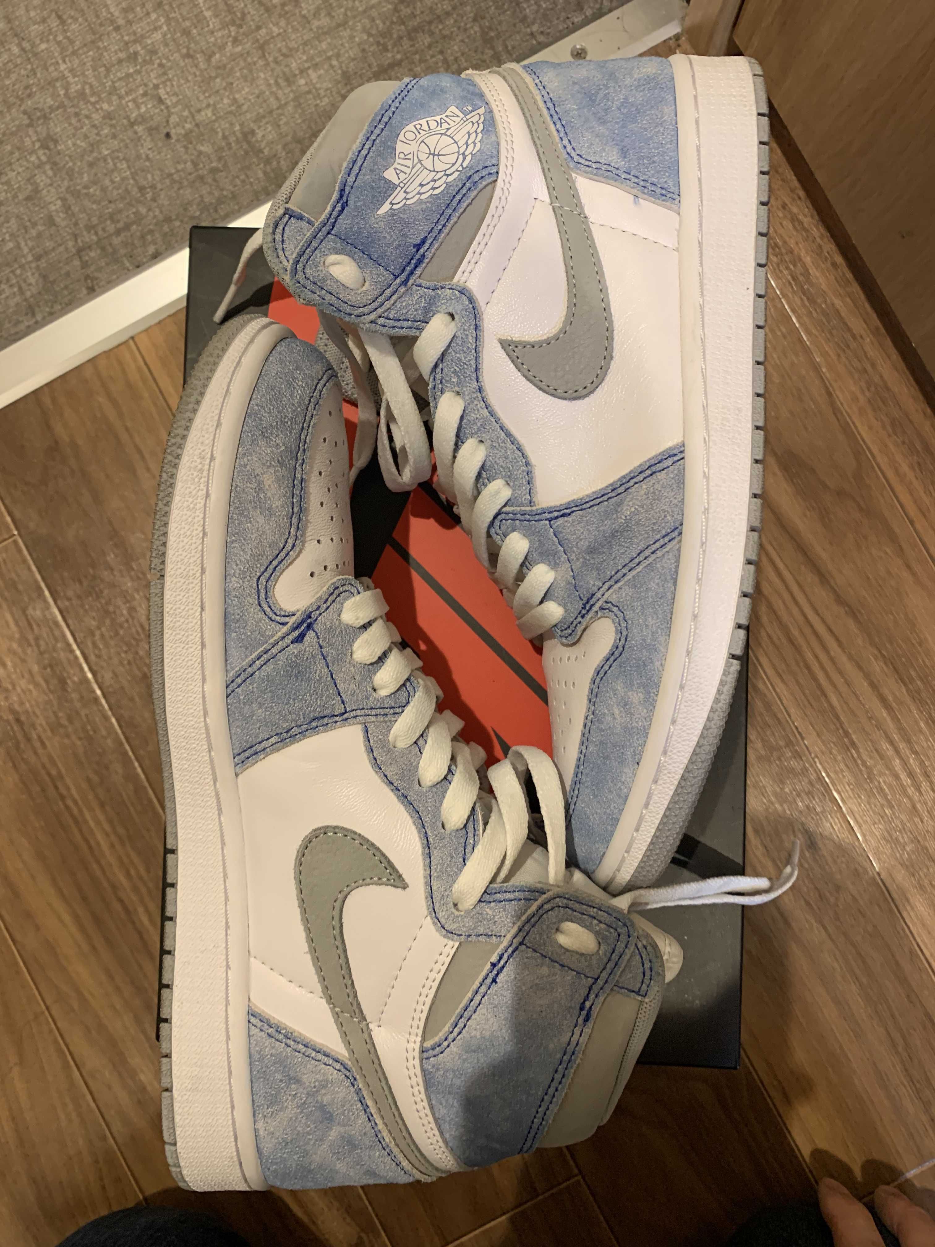 Nike Air Jordan 1 High OG "Hyper Royal"