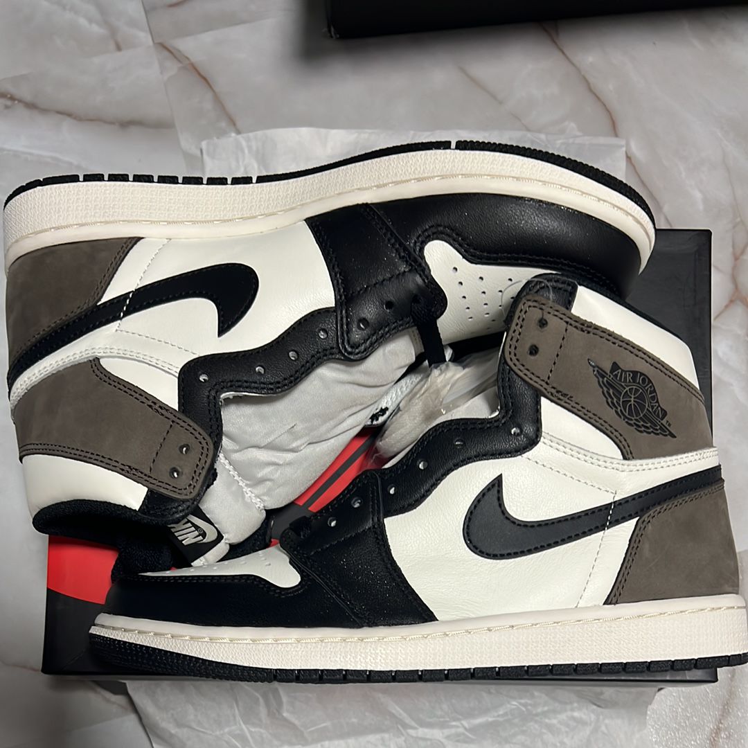 Nike Air Jordan 1 High OG "Sail/Dark Mocha/Black"