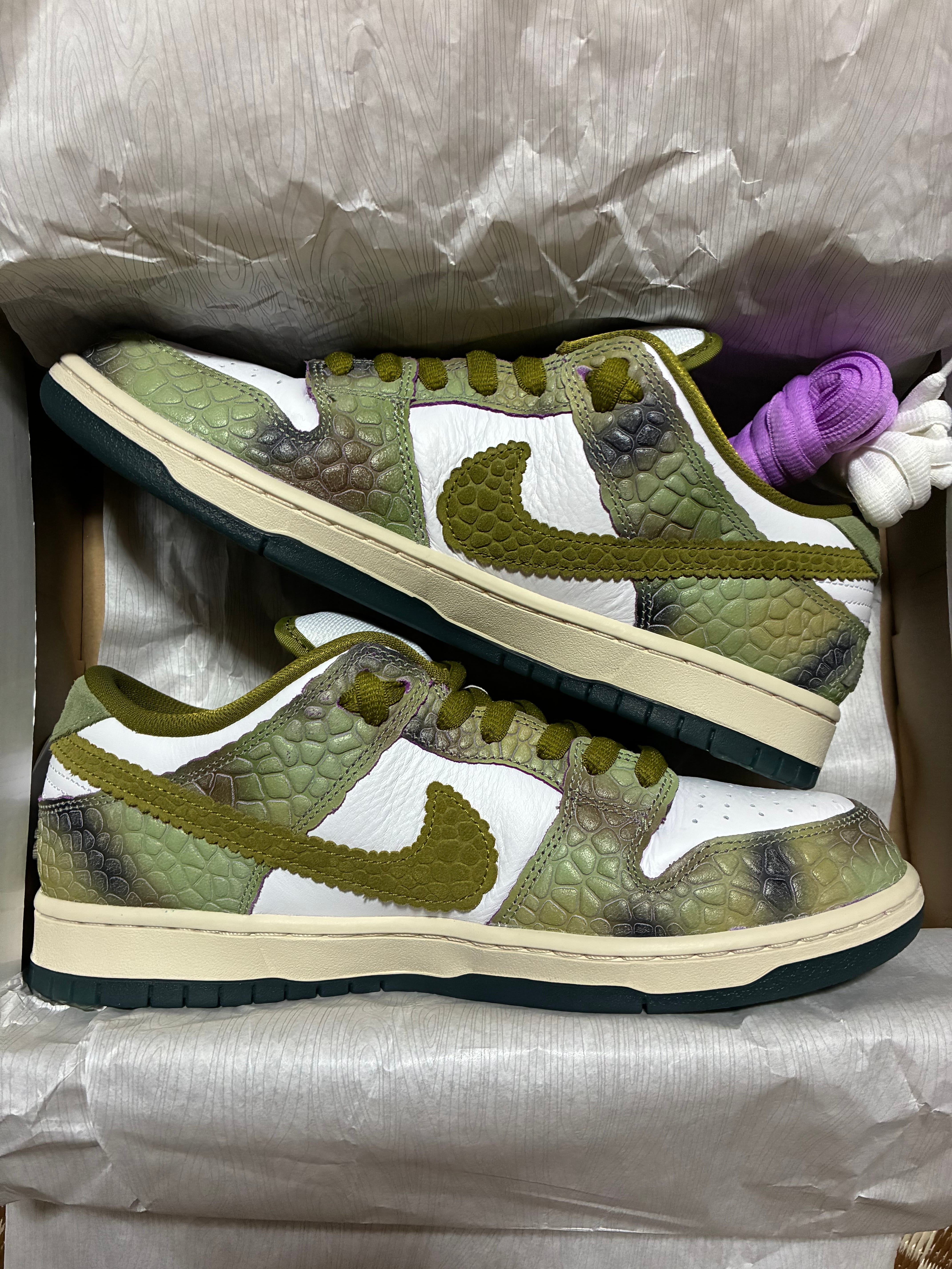 Alexis Sablone × Nike SB Dunk Low Pro "White and Pacific Moss"