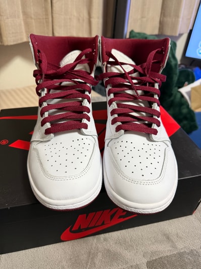Nike Air Jordan 1 High '85 "Metallic Burgundy"