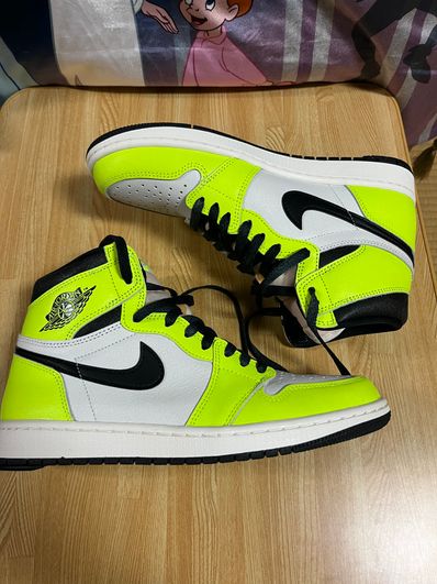 Nike Air Jordan 1 High OG "Volt/Visionaire"
