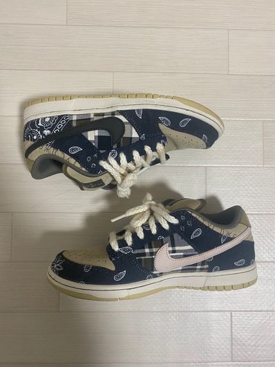 Travis Scott × Nike SB Dunk Low "Black/Parachute Beige"