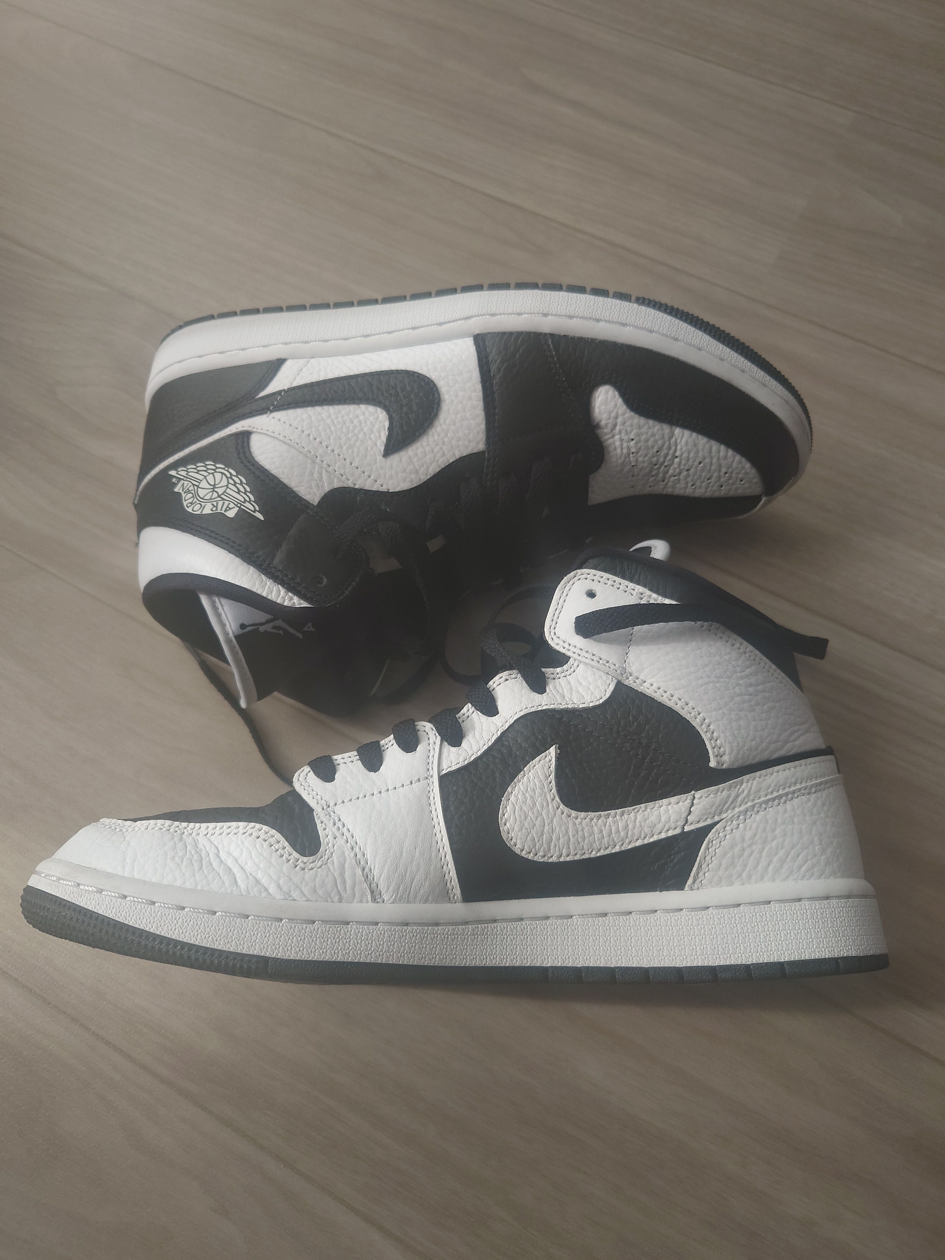 Nike Women's Air Jordan 1 Mid "Homage"