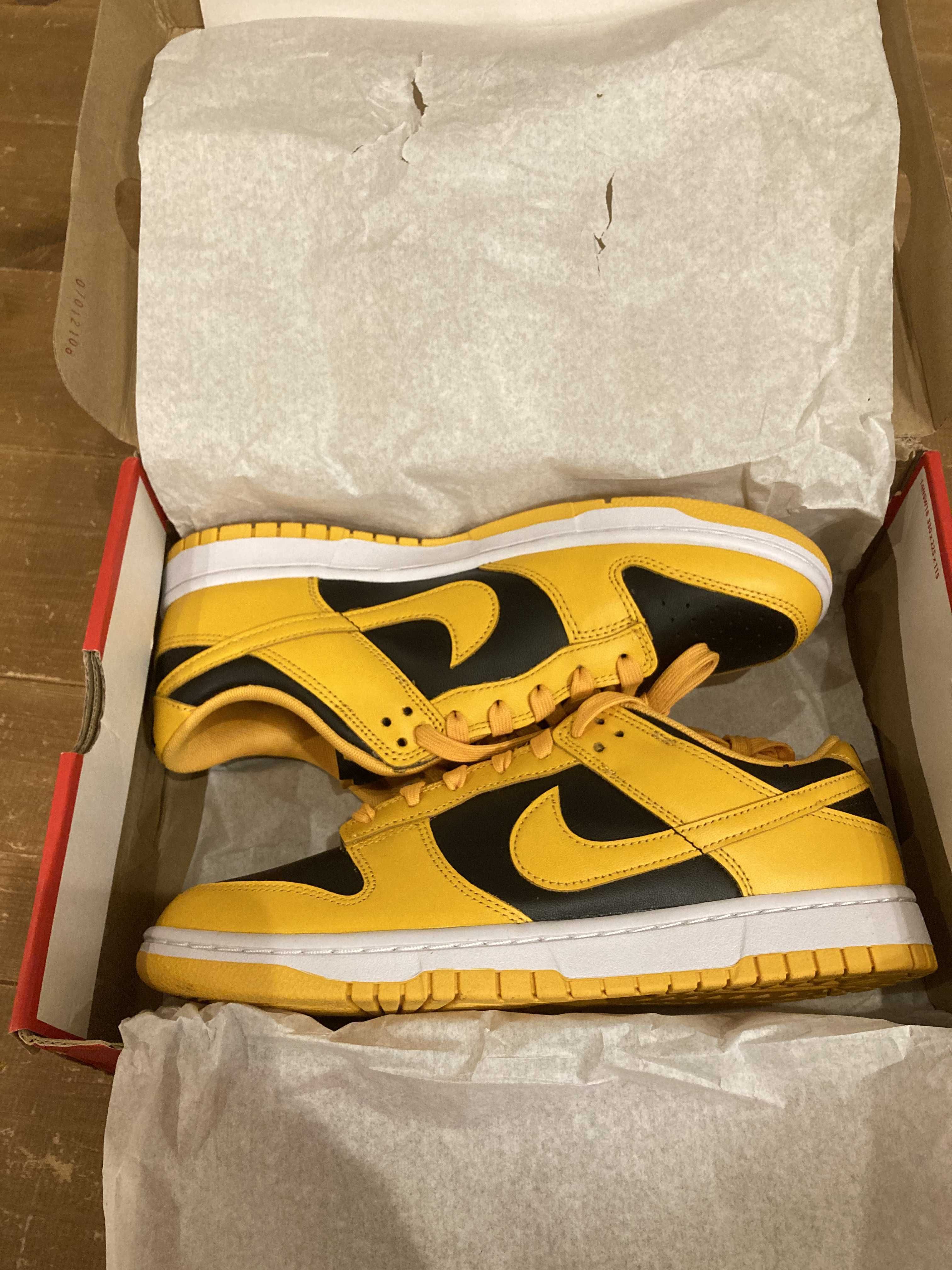 Nike Dunk Low "Championship Goldenrod"