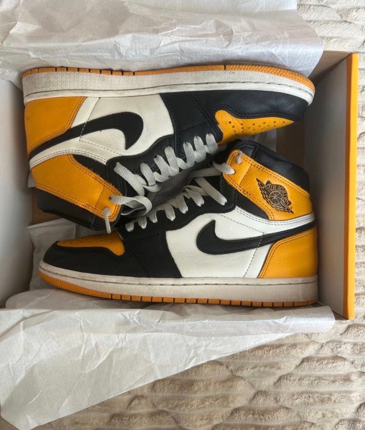 Nike Air Jordan 1 Retro High OG "Taxi"