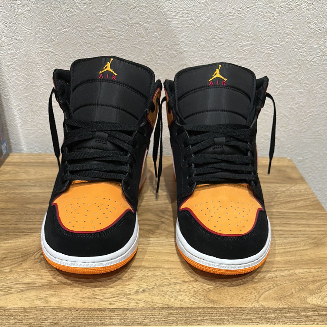 ナイキ エアジョーダン1 ミッド SE ナイキ エアジョーダン1 ミッド SE