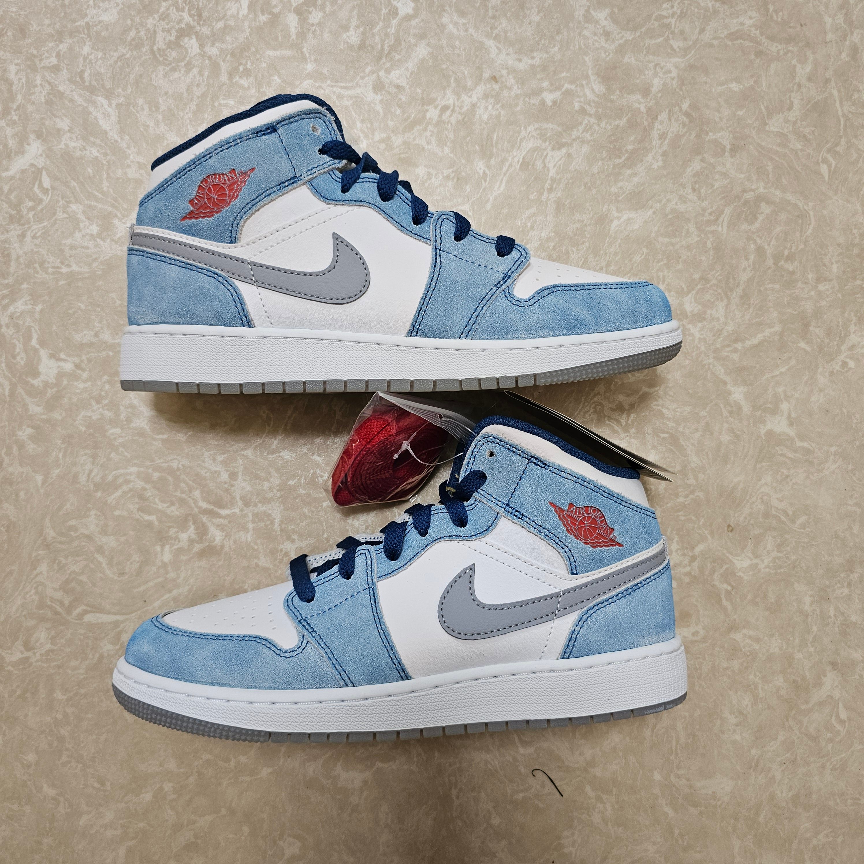 Nike GS Air Jordan 1 Mid "White/University Blue/Grey"