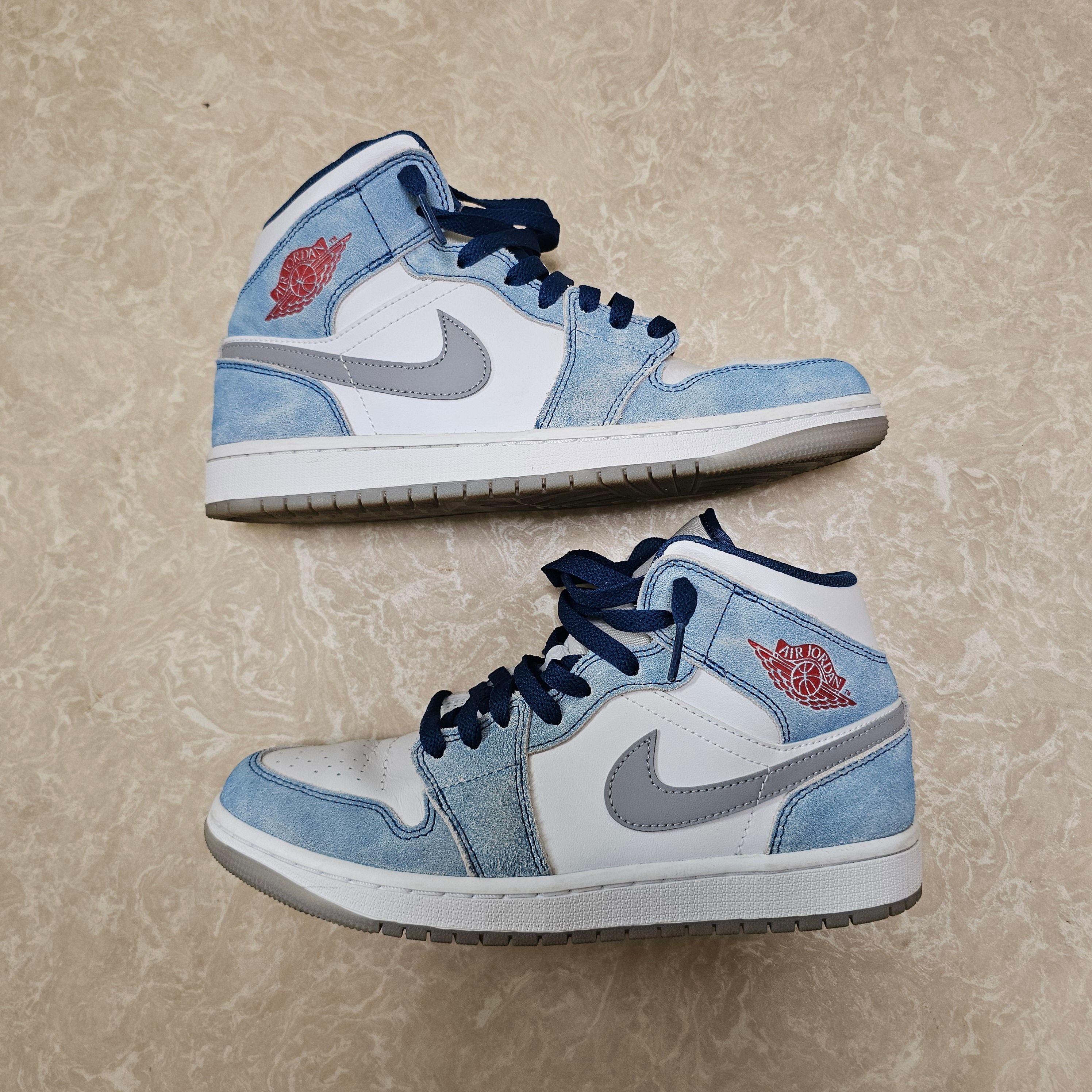 Nike Air Jordan 1 Mid SE "White/Hyper Royal/Red"
