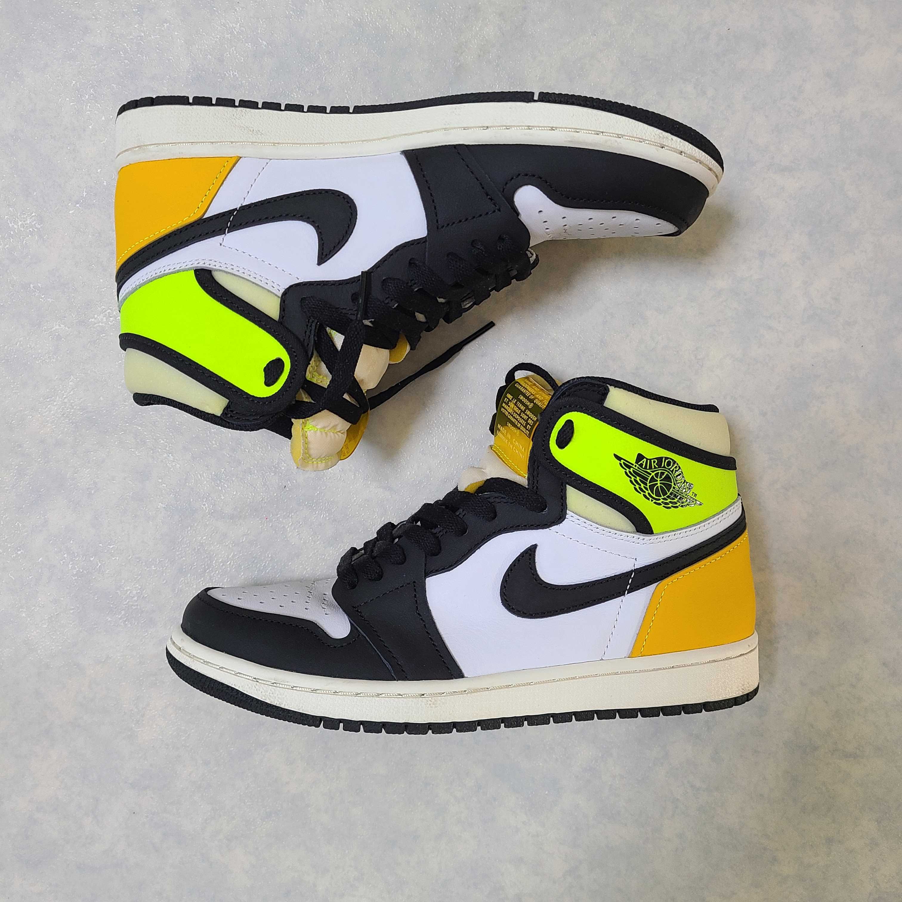 Nike Air Jordan 1 High OG "Volt Gold"