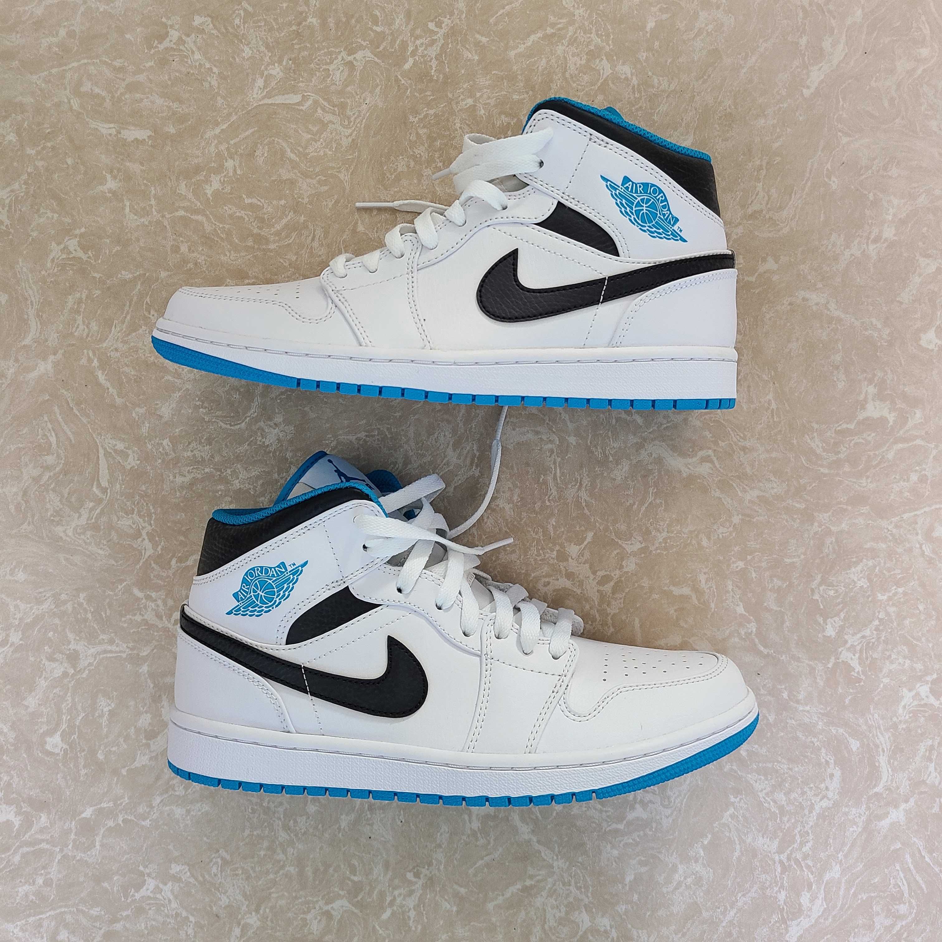 Nike Air Jordan 1 Mid "White/Laser blue"