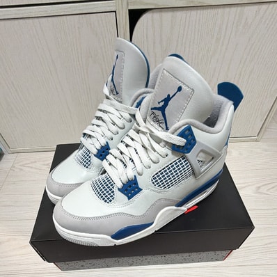 Nike Air Jordan 4 Retro "Industrial Blue"