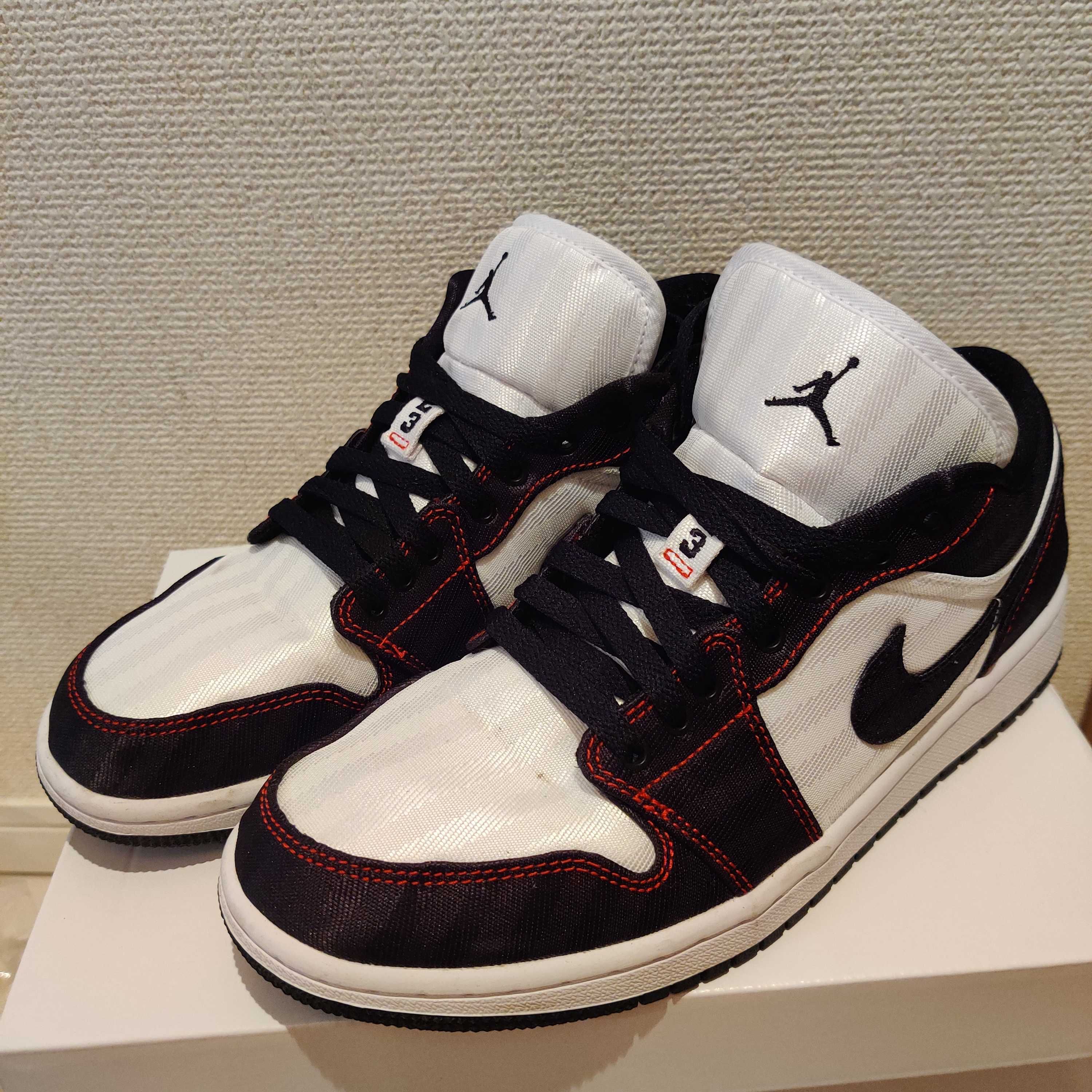 Nike Women's Air Jordan 1 Low SE UTL "Black/White/Gym Red"