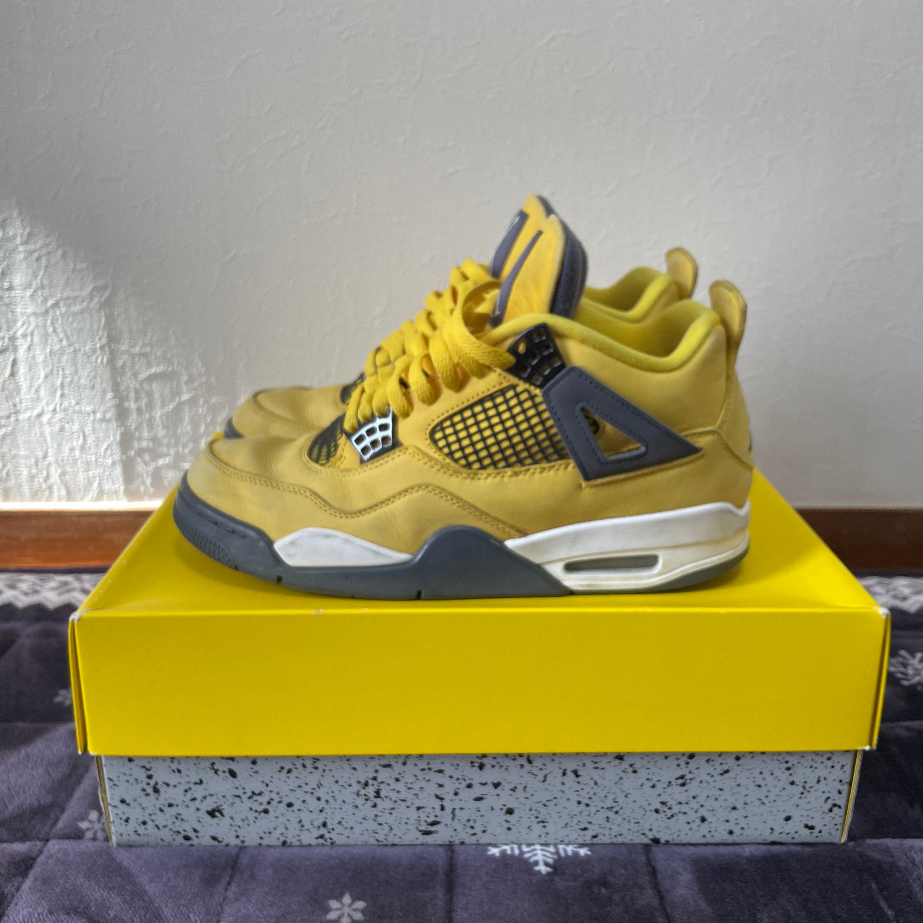 Nike Air Jordan 4 "Tour Yellow"