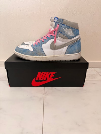 Nike Air Jordan 1 High OG "Hyper Royal"