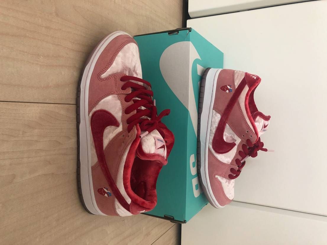 Strangelove × Nike SB Dunk Low "Valentine’s Day"