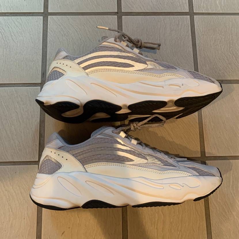 adidas YEEZY Boost 700 V2 "Static"