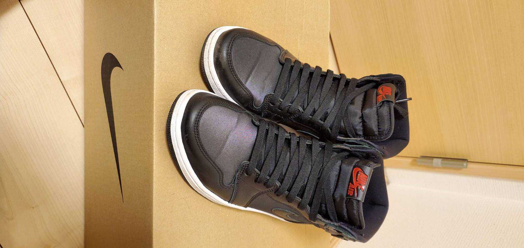 Nike Air Jordan 1 Retro High OG "Black/Metallic Silver/Gym Red"