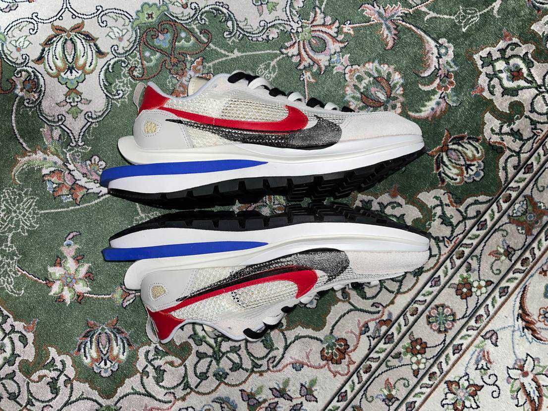 sacai × Nike Vapor Waffle "Royal Fuchsia"