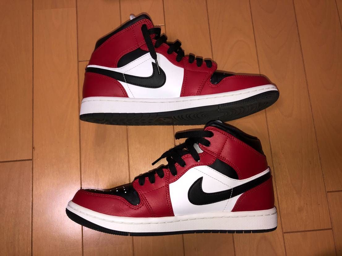 Nike Air Jordan 1 Mid "Chicago Black Toe"