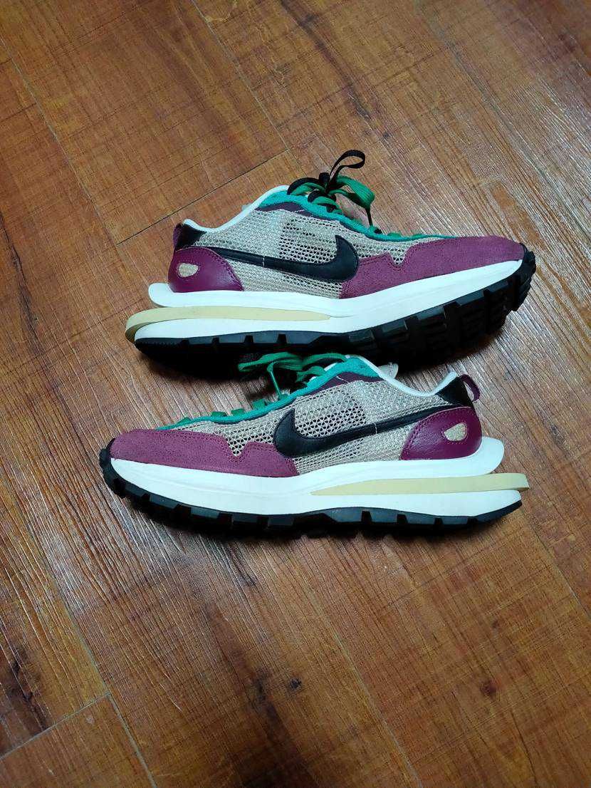 sacai × Nike Vapor Waffle "String/Red/Green"