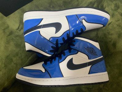 Nike Air Jordan 1 Mid SE "Signal Blue"