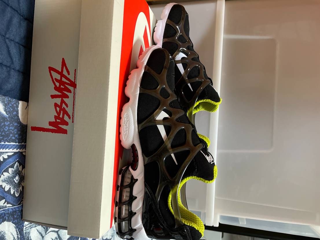 Stussy x Nike Air Zoom Kukini "Black/White/Bright Cactus"