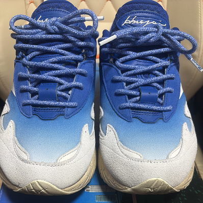 Hiroshi Nagai × Mizuno Wave Rider β "Blue/White/Sand Beige"