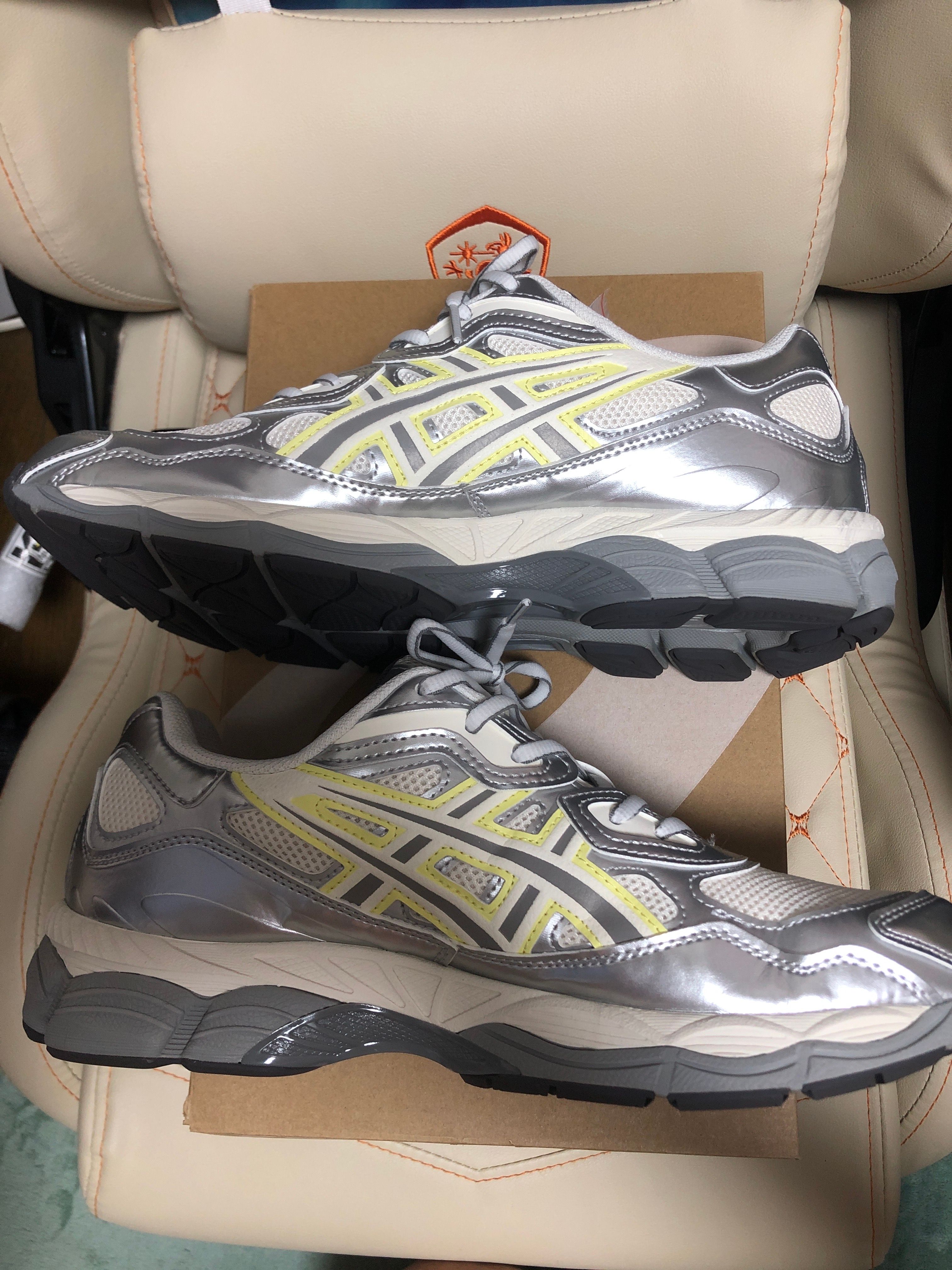 emmi Exclusive Asics Women's Gel-NYC "White/Huddle Yellow"